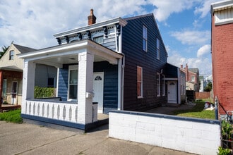 Building Photo - 411 Hodge St