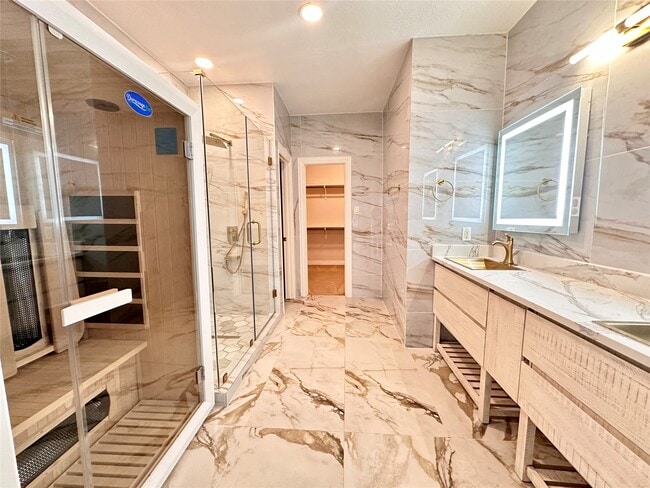 Building Photo - 2819 Lake Shore Harbour Dr