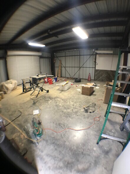 Shop interior - 1800 Hilltop Dr