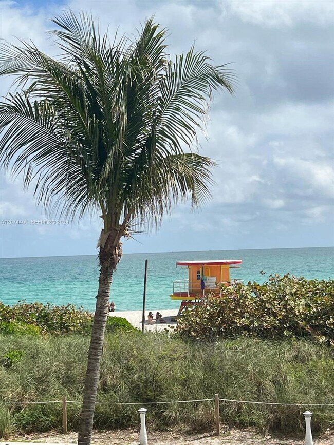 Building Photo - 6039 Collins Ave