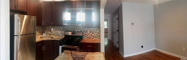 Building Photo - 327 Quincy Ave