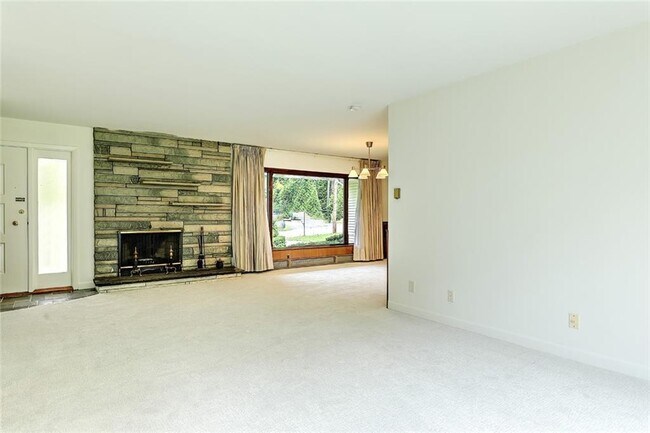 Building Photo - 5 Appian Way