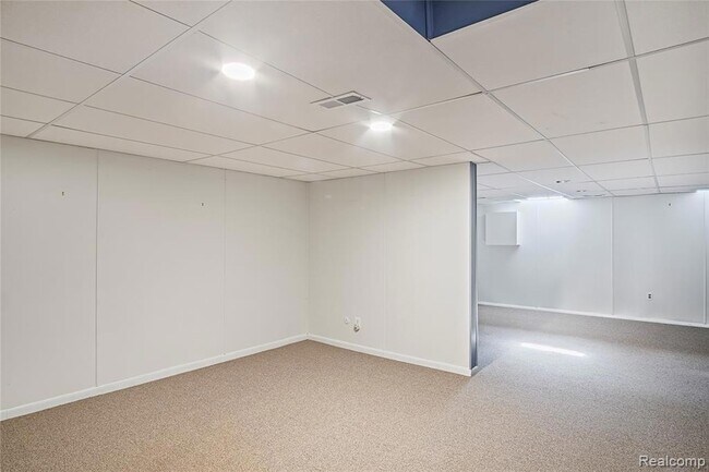 Building Photo - 1777 Fairway Dr