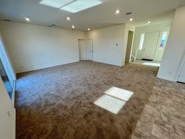 Building Photo - 5 Bedroom home with FULL MOTHER IN LAW SUITE and MASSIVE backyard