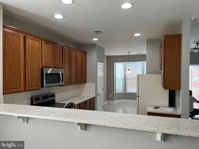 Building Photo - 16919 Four Seasons Dr