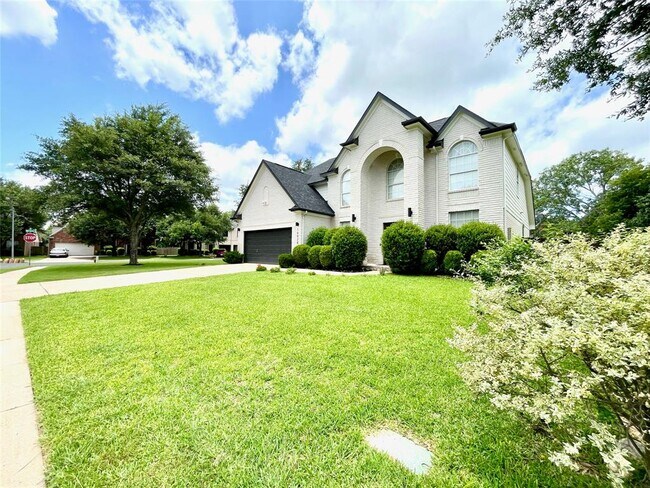 Building Photo - 16028 Dark Ln