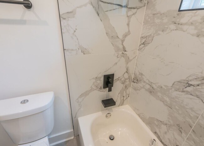 Building Photo - 3822 Bakers Ferry Rd SW