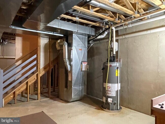 Building Photo - 821 Hinchley Run