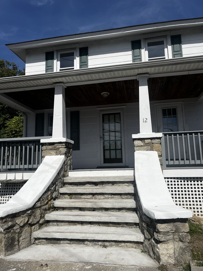 Building Photo - 12 S Plank Rd