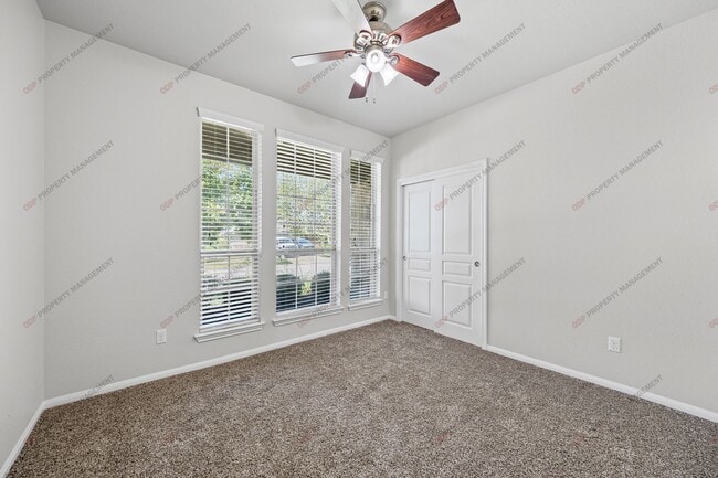Building Photo - Academy ISD-3 Bedroom/2 Bath