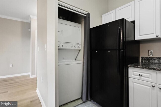 Building Photo - 12909 Alton Square