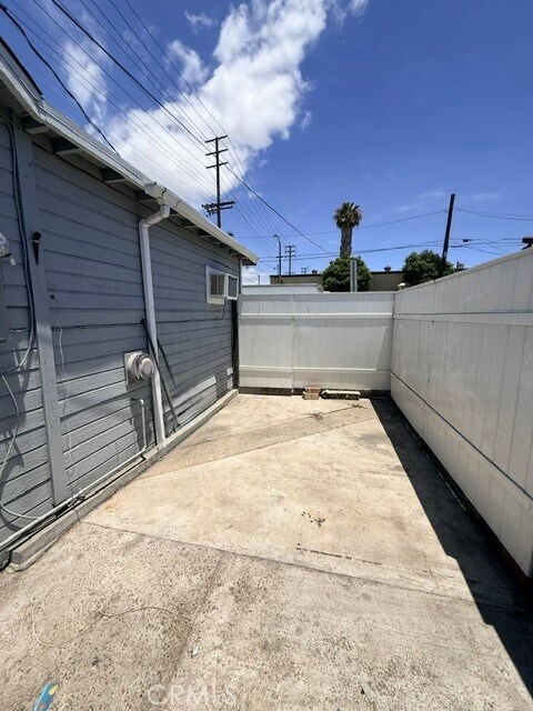 Building Photo - 947 Dominguez Ave