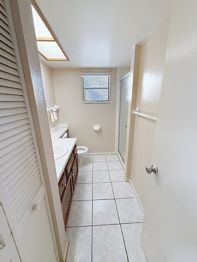 Building Photo - 217 Woodlake Wynde, Oldsmar, FL 34677
