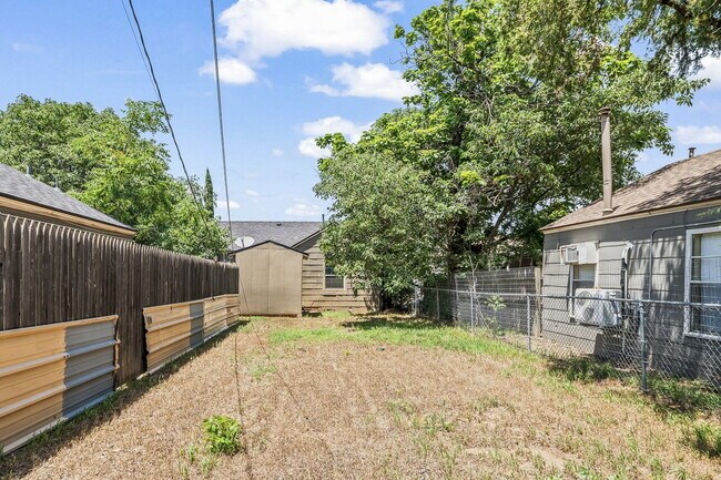 Building Photo - Vintage Home w/ Modern Updates, Minutes from Texas Tech