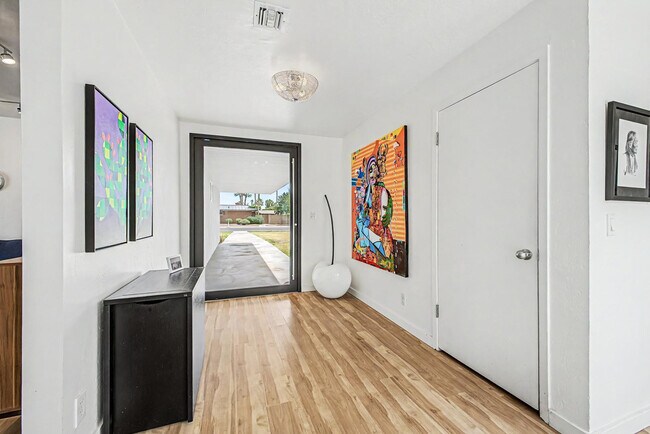 Building Photo - 2800 S Bala Dr