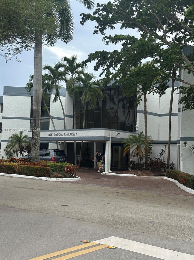 Building Photo - 16251 Golf Club Rd