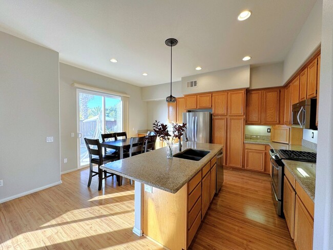 Building Photo - Beautiful 4-Bedroom, 2.5-Bath Home for Ren...