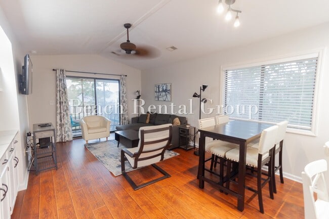 Building Photo - 4109 Pinehurst Cir