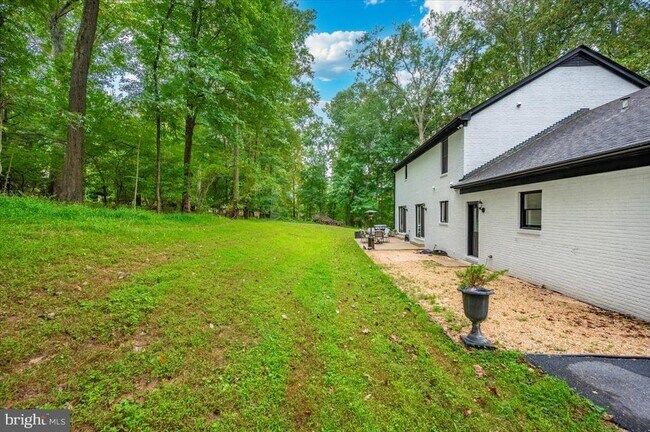 Building Photo - 8225 Hawkins Creamery Rd