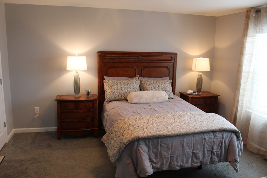 Master Bedroom - 324 Sanderling Ln