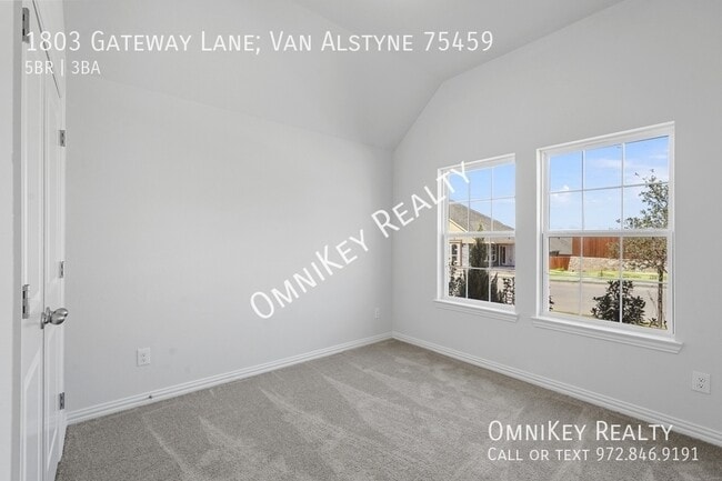 Building Photo - 1803 Gateway Ln
