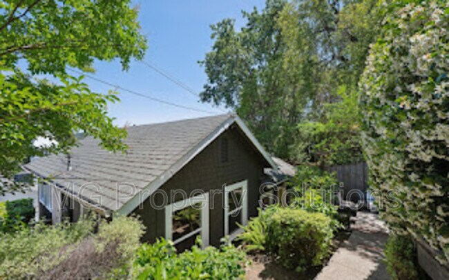 Building Photo - 1405 San Anselmo Ave