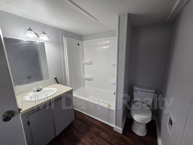 Building Photo - 5266 US-17