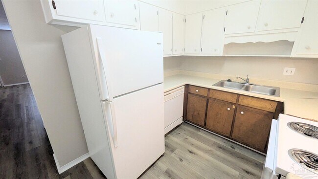 Building Photo - 6435 Lanier Dr