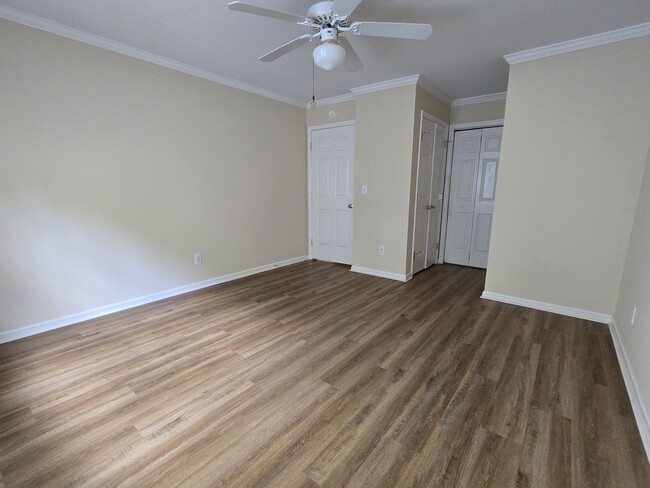 Building Photo - 517 Tanners Park Ct