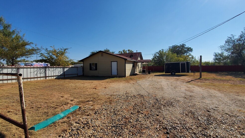 Building Photo - 1503 College Ave