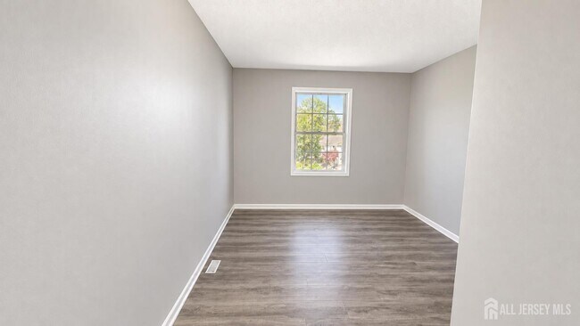 Building Photo - 29 Pembrook Ave