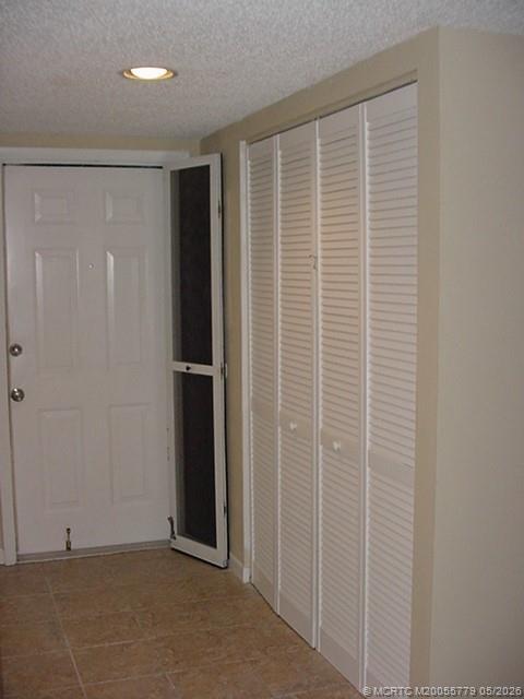 Building Photo - 1290 SE Parkview Pl