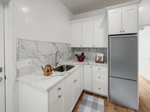Building Photo - Luxury 2 Bed / 2 Bath in Winters! 1.1 Mile...