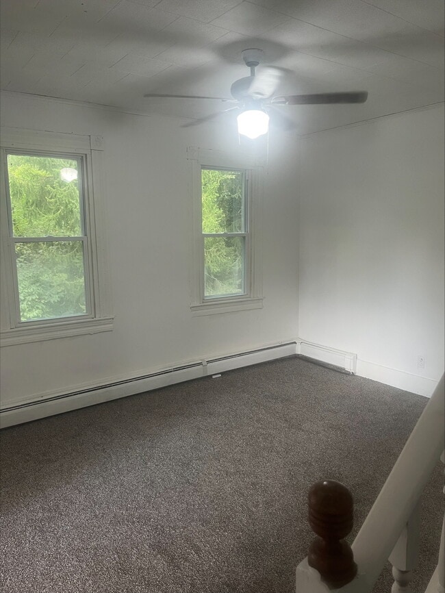 Building Photo - 206 Welles St