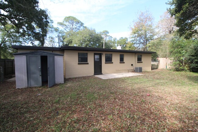 Building Photo - Affordable 3/1 Home in West Pensacola with...