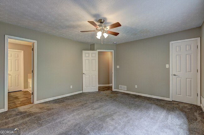 Building Photo - 604 Cloudland Dr