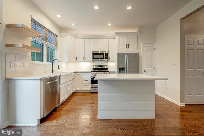 Building Photo - 25112 Neptune Terrace