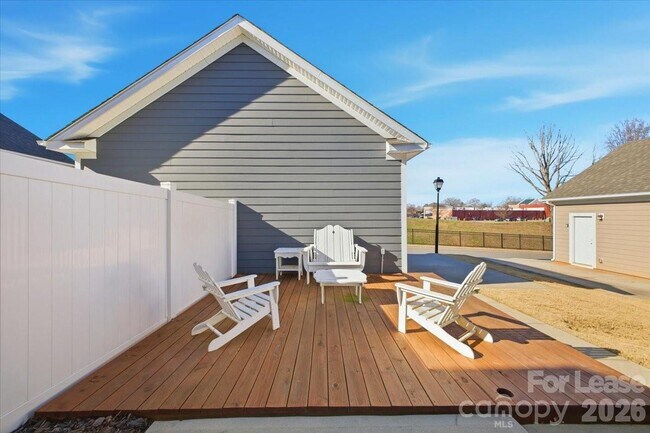 Building Photo - 1152 Township Pkwy