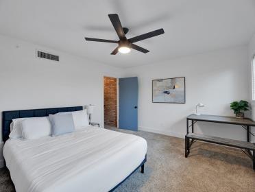 Building Photo - 3809 N Braeswood Blvd