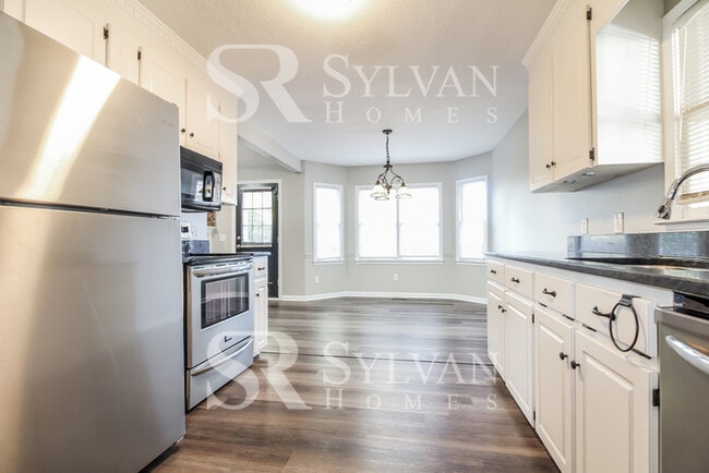 Building Photo - This lovely home is ready for your personal touch!