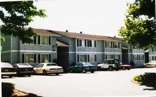 Building Photo - Maple Lane Court