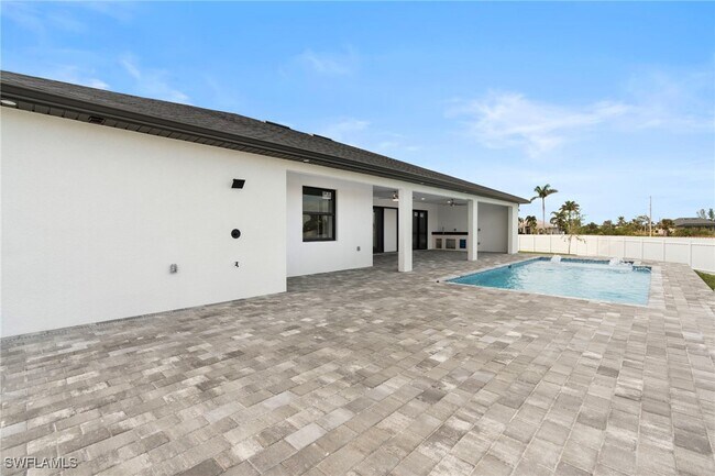 Building Photo - 1639 NW 33rd Ave