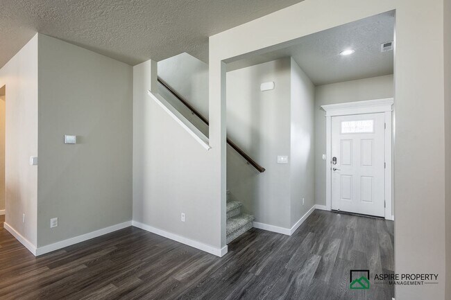 Building Photo - Heart of Meridian 4 Bed 3 Bath