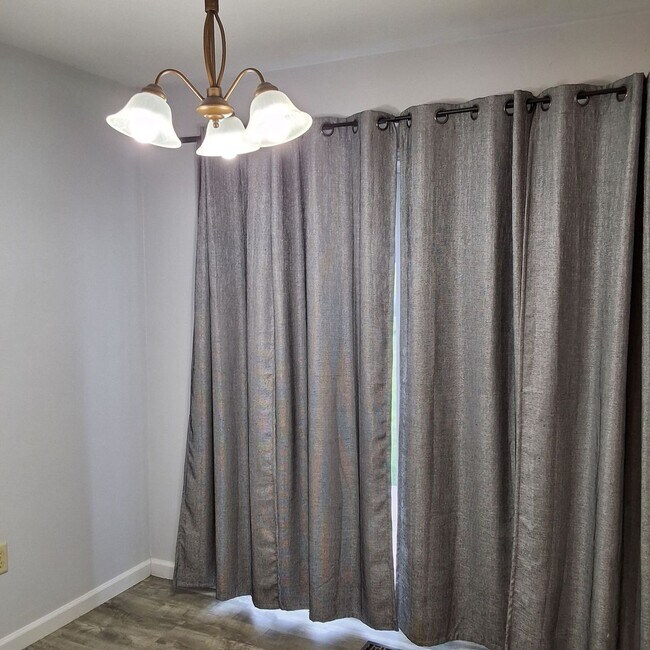 Building Photo - 2911 Miamiview Ct