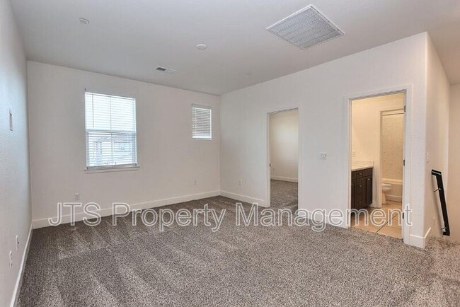 Building Photo - 3513 Birdland Ave