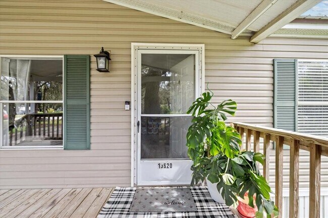 Building Photo - 13920 Hillcrest Dr