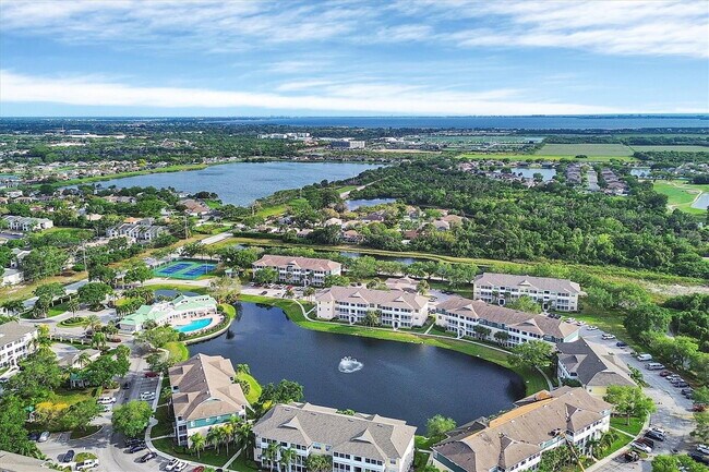 Building Photo - "Chic & Cozy Furnished 1-Bedroom Condo with Granite Charm and Poolside Relaxation in Bradenton!"
