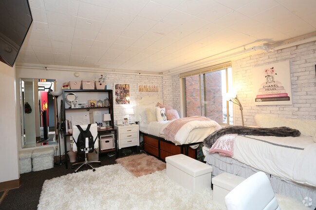 2BR, 1BA - Statesider