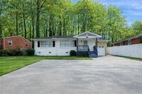 Building Photo - 164 Fairburn Rd SW