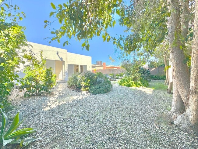 Building Photo - Beautiful Zen inspired modern 3 Bed + 3 Bath House + Garage + Private Yard